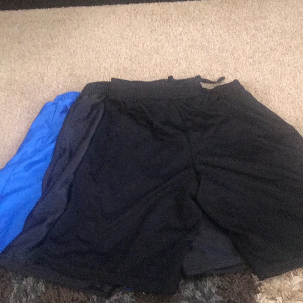 Boys size 10/12 3 shirts 3 shorts